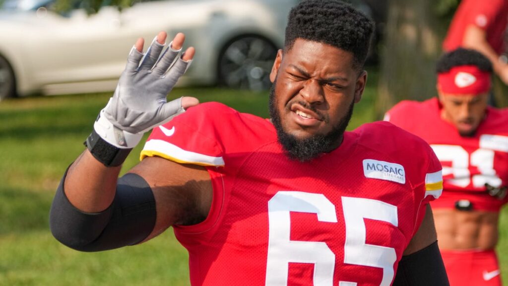 Chiefs DL Chris Jones applauds Trey Smith’s minicamp appearance