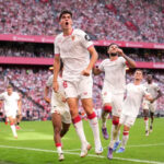 Sevilla &amp; Napoli locked in talks over defender transfer