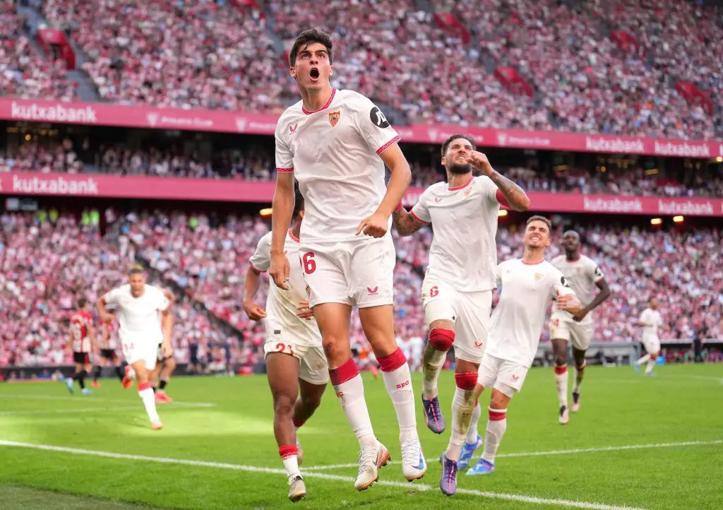 Sevilla &amp; Napoli locked in talks over defender transfer