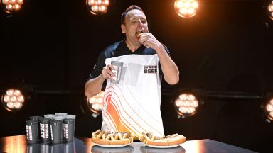 5 Things About the Record-Breaking Hot Dog Eating Champ – Hollywood Life