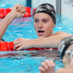Summer McIntosh reclaims 400-meter freestyle world record from Ariarne Titmus at Canadian Trials