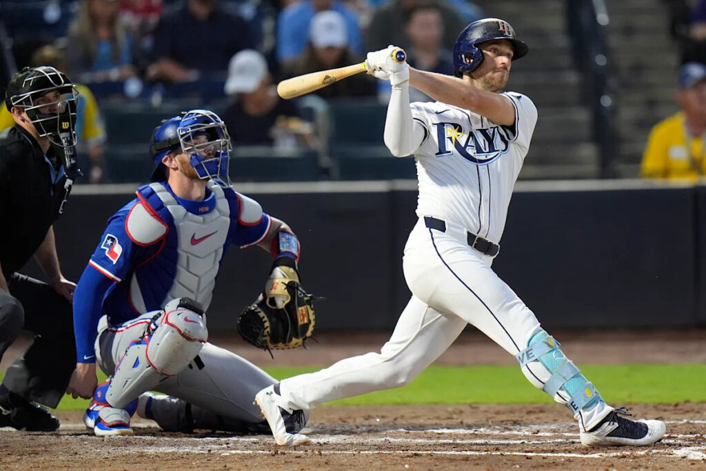 Brandon Lowe hits solo HR, RBI double as Rays beat Rangers 5-4